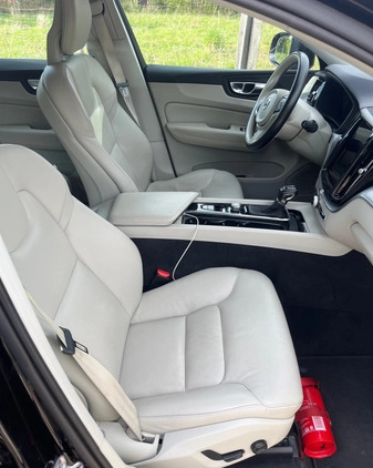 Volvo XC 60 cena 135000 przebieg: 139900, rok produkcji 2017 z Gdańsk małe 154